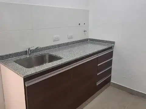 Local en Alquiler en Bella Vista, $ 850.000