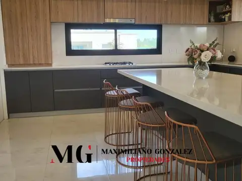 Casa en Venta al Oeste