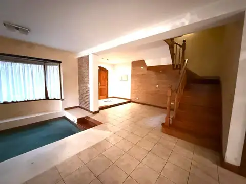 Casa en Alquiler en La Lucila, USD 4.000