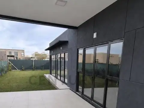tropero sosa 1800, Piso 0