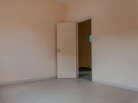 VENTA CASA 3 AMBIENTES MAS TALLER P. AVELLANEDA