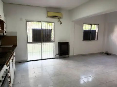 Las Flores 1600, Piso PB