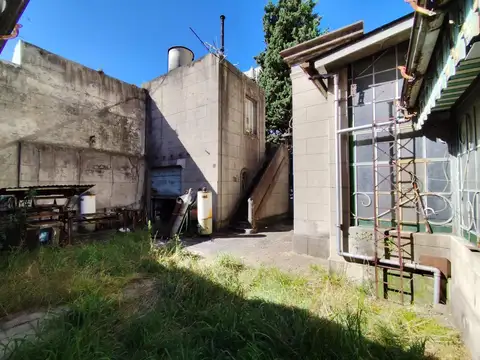 Casa de 5 Ambientes c/garage en VENTA