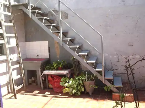 Casa 5 ambientes con 4 baños