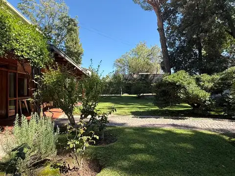 Pasaje Nazar Y LARREA 100