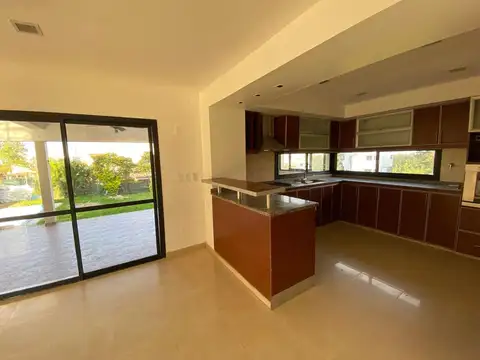 Avenida Lomalinda 900