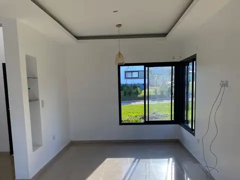VENTA CASA COUNTRY LOMALINDA 3 DORMITORIOS C/PILET