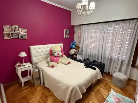 Casa en Alquiler con 2 cocheras