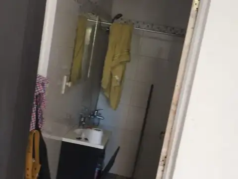 LOTE CON LOCAL Y VIVIENDA ARRIBA