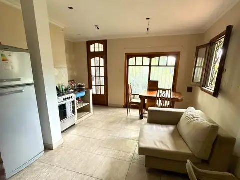 IMPONENTE LOTE CON EDIFICACIÓN EN VENTA EN LANUS OESTE