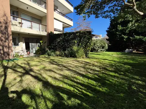 EXCELENTE DEPARTAMENTO TIPO CASA PLANTA BAJA JARDIN 2 COCHERAS