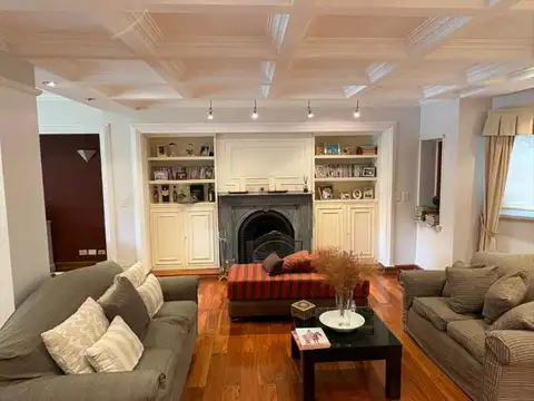 Casa 7 ambientes con 5 baños