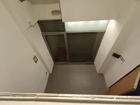 Local con baño vidriera Tucuman y San Martin