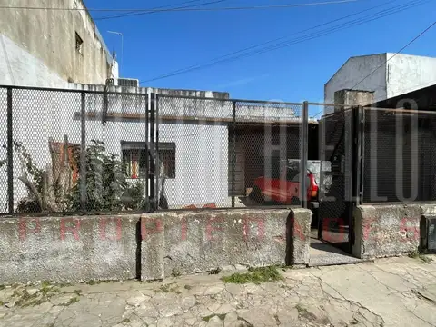 VENTA 2 CASAS SOBRE MISMO LOTE DE 2 AMBIENTES CADA UNA EN QUILMES OESTE.