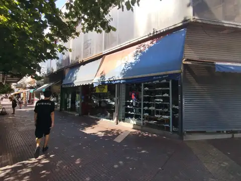Excelente Local comercial en ALQUILER -Boedo 800-