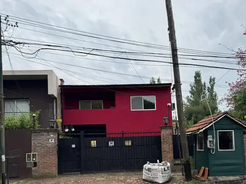 IMPERDIBLE CASA CON PILETA CLIMATIZADA Y COCHERA - SANTA RITA