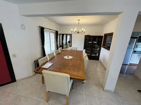 Casa 4 ambientes con 3 baños