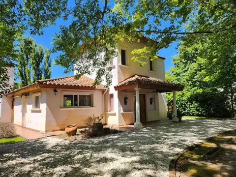 Casa en venta 3 amb+dep jdín Bª Priv V Rosa Pilar