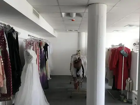 Oficina en Venta con 4 cocheras