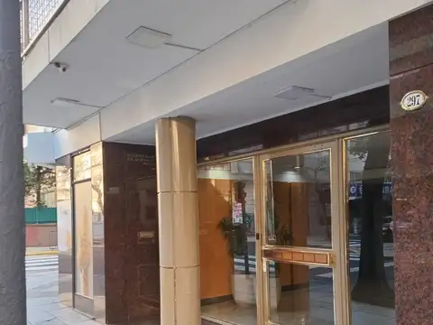 Excelente departamento con Cochera  " Incluida " en venta, Balvanera, en edificio de categoría.