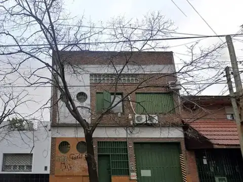 Depósito con oficinas  en 2 plantas + terraza