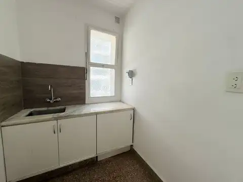 Carlos Pellegrini 100