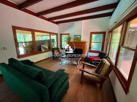 Casa 4 ambientes con 5 baños