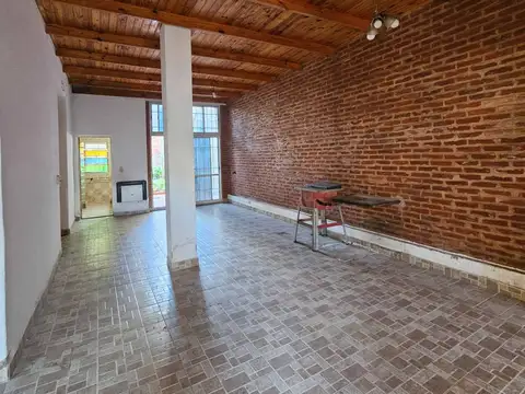 Casa de 5 amb en venta en Villa Maipu con jardin
