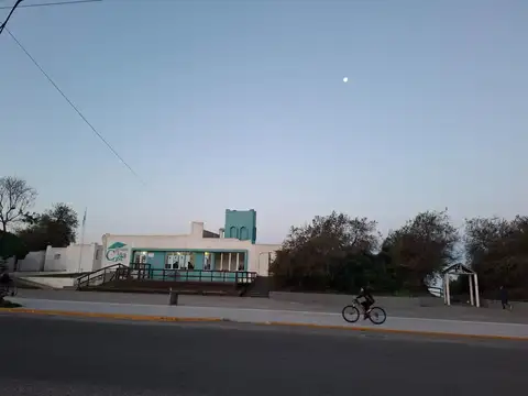Local en Alquiler Via Pública
