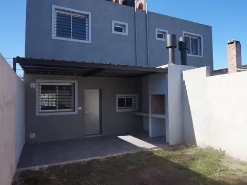 VENTA DUPLEX 2dor B. LOS NARANJOS - APTO CREDITO