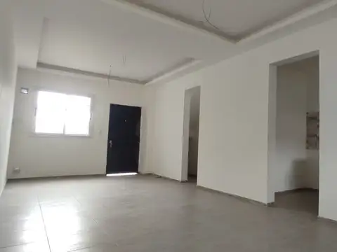 Casa 4 ambientes con 1 baño