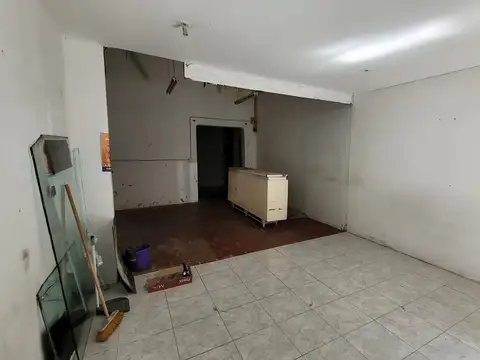 Local en Alquiler en Moron Norte, $ 800.000