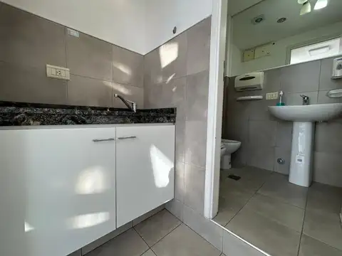 Alquiler oficina con cochera microcentro Salta