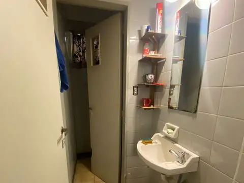 Local a la calle- Corrientes y Luro