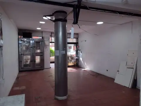 Local en Alquiler Via Púb.