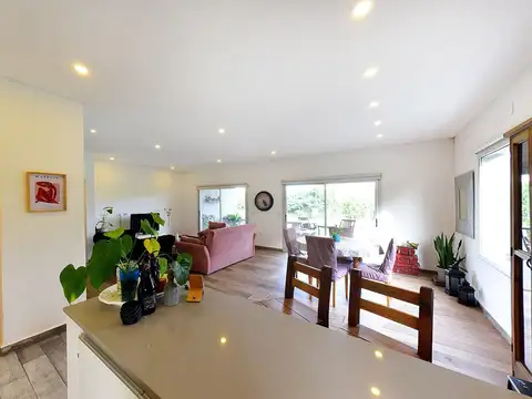 VENTA CASA 4 AMBIENTES PILAR DEL ESTE CON PILETA