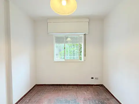 Tres ambientes en planta baja en venta, Lugano 1 y 2
