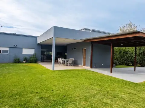 Av del lago  al 100
