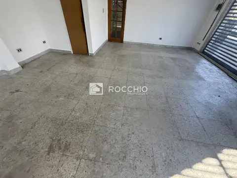 Local en Alquiler en Jose Leon Suarez, $ 900.000