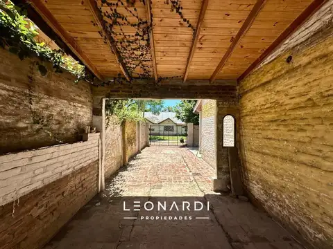 Casa 2 ambientes con 1 baño