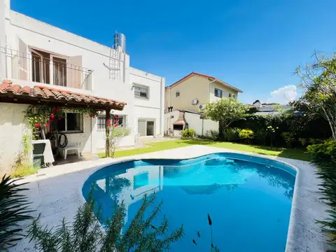 Casa 4 ambientes, cochera, dependencia, en venta en Martínez