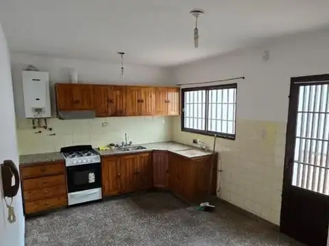 Casa en Alquiler con 1 cochera