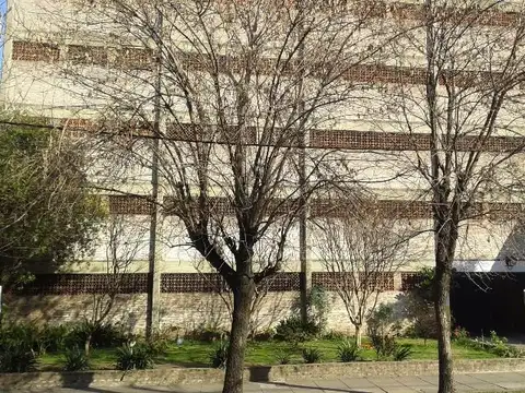 Cochera Cubierta Centro Lanus Oeste