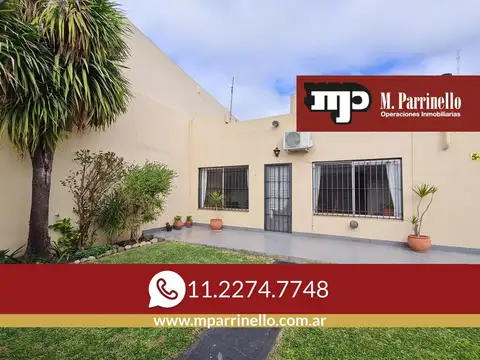 Impecable casa en planta baja con hermoso Jardín- En Venta