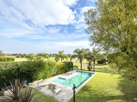 Casa 5 ambientes con 3 baños