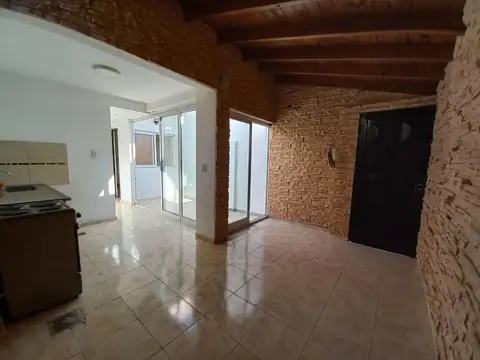 Depto Tipo Casa en Alquiler de 2 ambientes