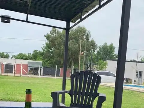 Casa 2 ambientes con 2 baños
