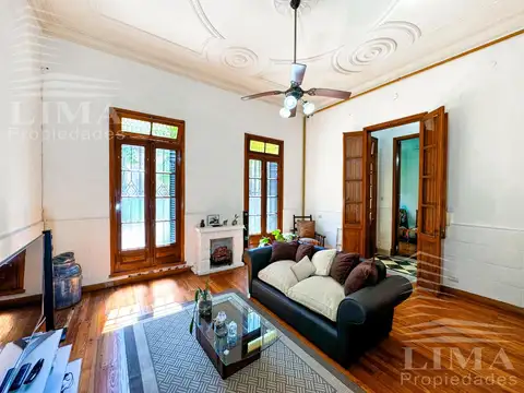 Casa en  Chacabuco 1700