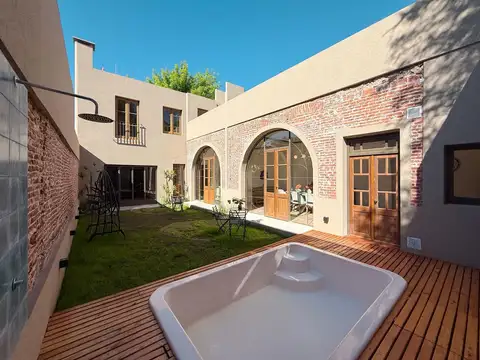 Casa 7 ambientes con 3 baños