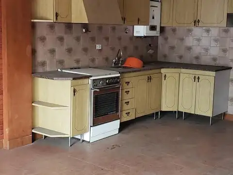Local en Venta en Haedo Sur, USD 480.000
